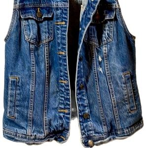 Mossimo  Distressed Denim sleeveless jacket size small